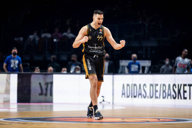 场策略与激 场策略与激